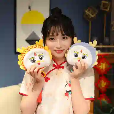 胖胖龙 卡通斜挎包 红色拜年小方包 龙年单肩包 玩偶周边