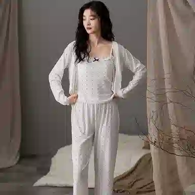 俏霓桐 轻奢简约舒适带胸垫长袖长裤可外穿睡衣套装 女款 米白色