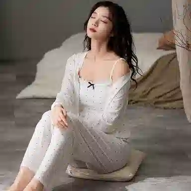 俏霓桐 轻奢简约舒适带胸垫长袖长裤可外穿睡衣套装 女款 米白色