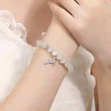 七可 一鹿有你新中式轻奢气质时尚百搭小众设计温柔小清新简约 玻璃猫眼 手串 女款