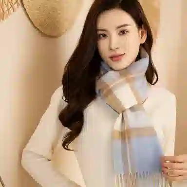 桉彩饰 百搭柔软流苏舒适保暖高雅格纹红色舒适静谧之花 绒线围巾 男女同款情侣款