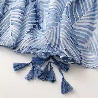 桉彩饰 仿真丝原创设计高颜值小众教师 节高档实用生日母亲闺蜜妈妈谢师送 老师学生党长辈恩师雨中芭蕉 丝巾 女款 代写贺卡礼盒