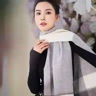 桉彩饰 百搭柔软流苏舒适保暖高雅格纹红色舒适静谧之花 绒线围巾 男女同款情侣款