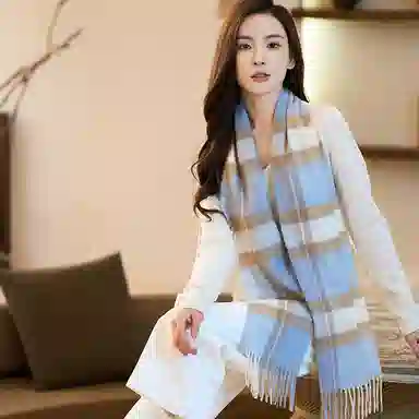 桉彩饰 百搭柔软流苏舒适保暖高雅格纹红色舒适静谧之花 绒线围巾 男女同款情侣款