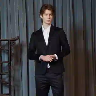 ANDREW MACKENZIE FW23