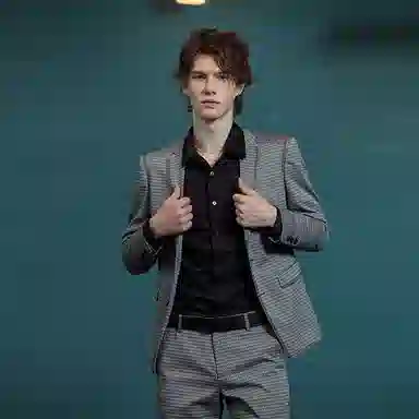 ANDREW MACKENZIE FW23