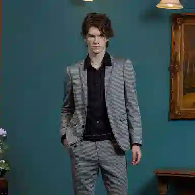 ANDREW MACKENZIE FW23