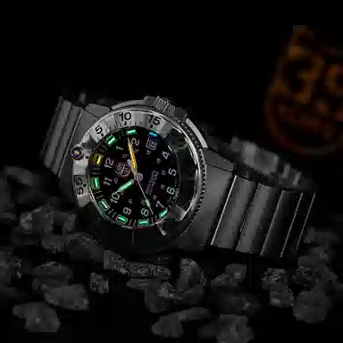 LUMINOX