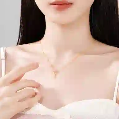 925