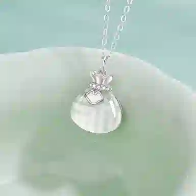 925