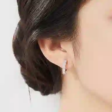 S925