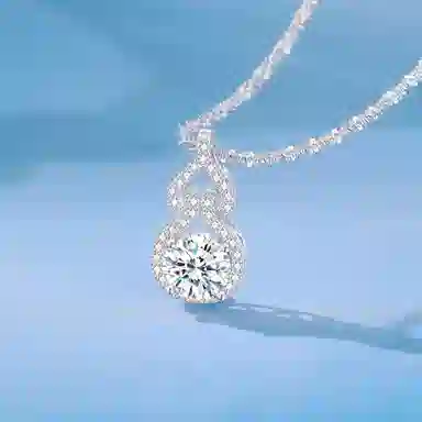 925