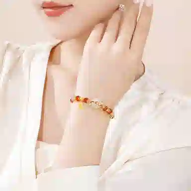 老凤祥 福运锦鲤平安扣 新中式经典复古百搭国风 富贵感彩色福牌 高级轻奢气质 礼盒#好运 玉髓 手链 女款