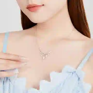 925