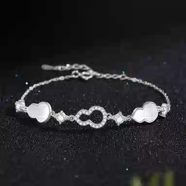 老凤祥 流光葫芦 闪耀轻奢高级感百搭新中式 小众葫芦设计 日常通勤百搭气质 精美#好运天然 玉髓 项链 女款