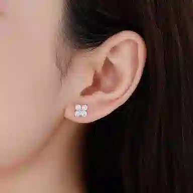 999