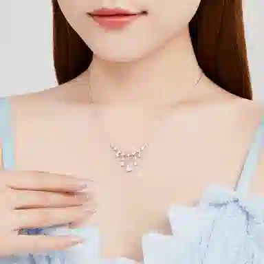 925