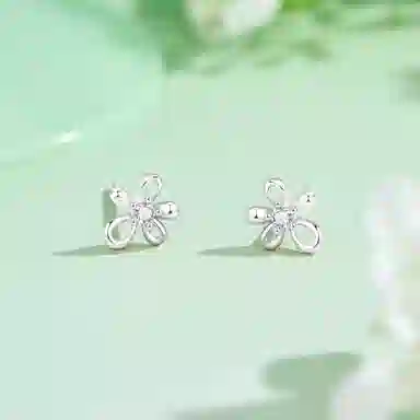 老凤祥 【足银】浪漫甜美可爱花朵森系小清新养耳洞睡觉免摘 小众设计日常通勤百搭温柔显气质闺蜜女友精美礼盒#好运 足银 耳钉 女款