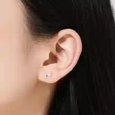 999