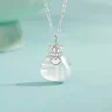 925