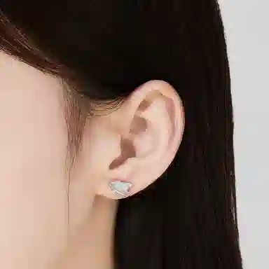 S925