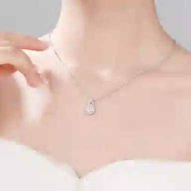 925
