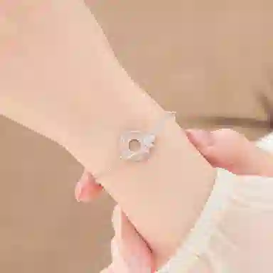 老凤祥 岁岁平安 新中式幸福圆满平安扣银链 气质清冷感简约百搭轻奢小众 女朋友闺蜜约会恋爱表白告白手饰#好运天然 玉髓 手链女生 女款