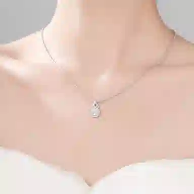 925