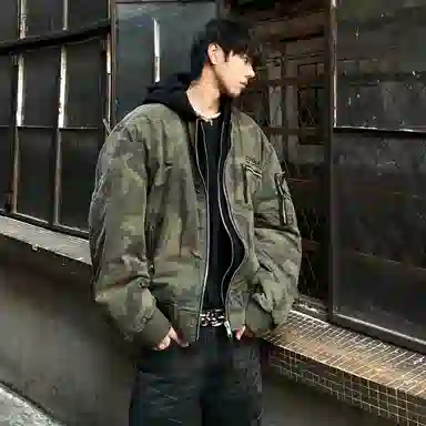 CVOOOER Logobomber