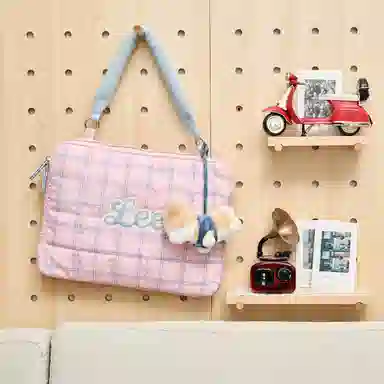 Lee Quilted Shoulder Bag