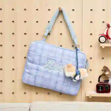 Lee Quilted Shoulder Bag