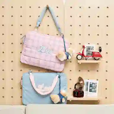 Lee Quilted Shoulder Bag