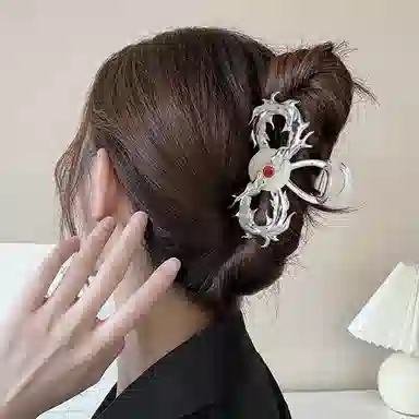 秦福炫 双龙献瑞 潮酷新中式鲨鱼夹后脑勺高级感 发夹 女款