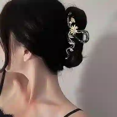 秦福炫 向日葵太阳花抓夹轻奢精致小众设计感鲨鱼夹后脑勺盘发 发夹 女款