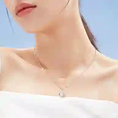 925