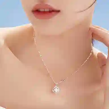 925