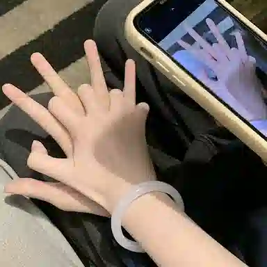 雅谷 金丝翠 白月光  一步一响 国风国潮 古风汉服旗袍 新中式 轻奢高级感 小众设计  优雅水润 气质显白 天山翠 玉石手镯 女款