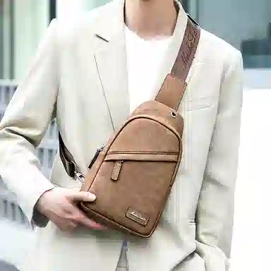 马莎兰缇 休闲复古日常通勤大容量多功能 防泼水面料 单肩斜挎胸包 男款 咖啡色