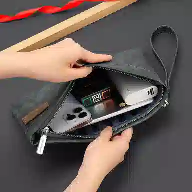 马莎兰缇 简约高级时尚商务差旅大容量百搭轻便超薄通勤 合成革 腋下包手抓包手拿包 常规 男款 烟灰色