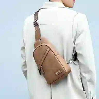 马莎兰缇 休闲复古日常通勤大容量多功能 防泼水面料 单肩斜挎胸包 男款 咖啡色
