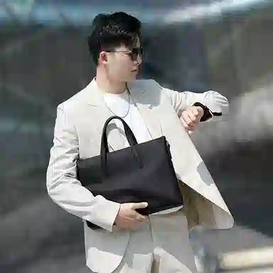 马莎兰缇 高级感商务通勤潮流大容量 牛皮 电脑包公文包单肩斜挎手提包 常规 男款 黑色