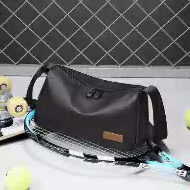 马莎兰缇 休闲简约时尚纯色微标百搭通勤防泼水轻便实用 织物 单肩包 男款 黑色