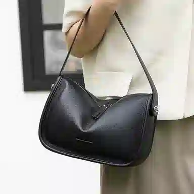 VANDEE Shoulder Bag Black