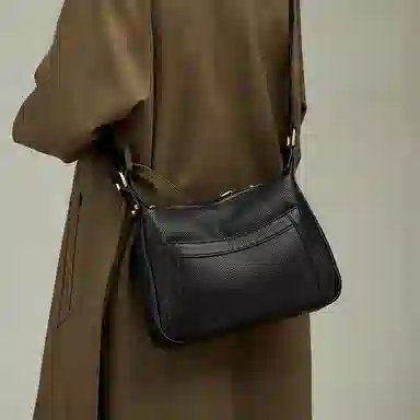 Vandee Black Leather Shoulder Bag