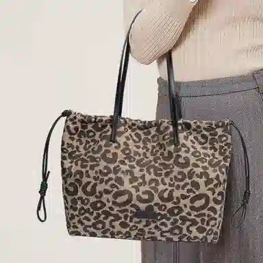 VANDEE Commuter Tote Bag