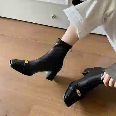 牛皮革 经典时尚粗跟方头金属扣百搭 短靴 女款