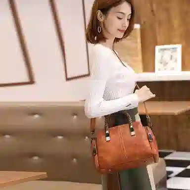 Vandee Boston Bag Brown