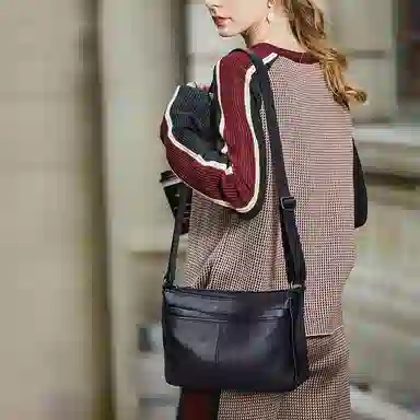 Vandee Black Leather Shoulder Bag