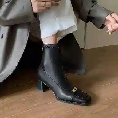 牛皮革 经典时尚粗跟方头金属扣百搭 短靴 女款