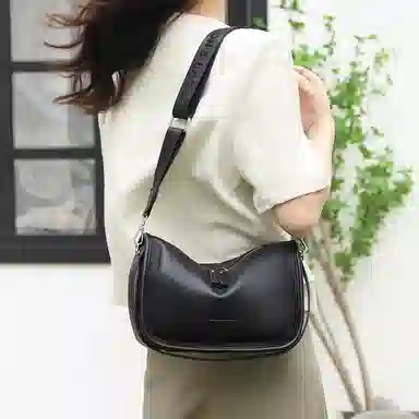 VANDEE Shoulder Bag Black
